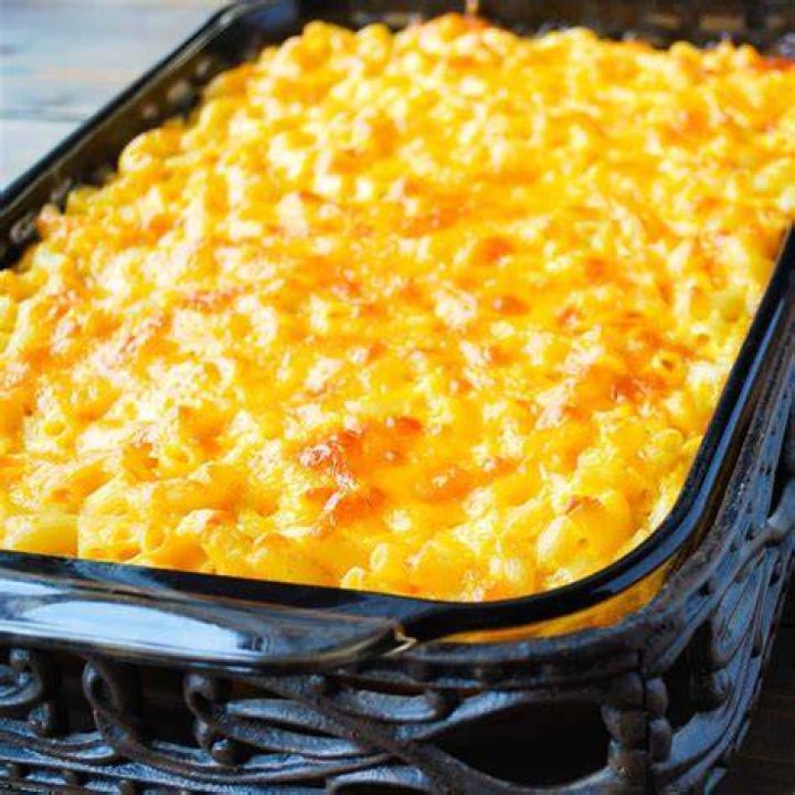 Baked macaroni and cheese with crispy breadcrumb topping