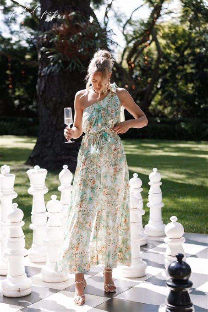 Polished yet casual outdoor party outfit