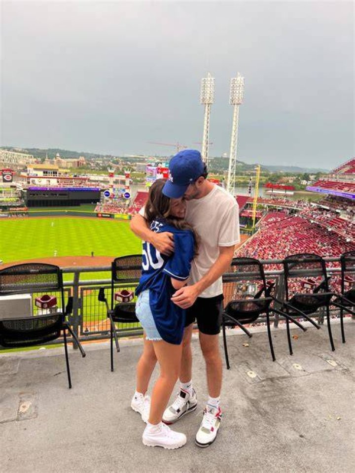 Preppy couple baseball date night outfits